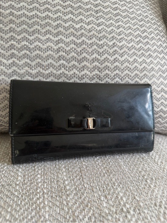 Salvatore Ferragamo Handbags - Salvatore Ferragamo Black Patent Leather Vara Bow Continental Wallet